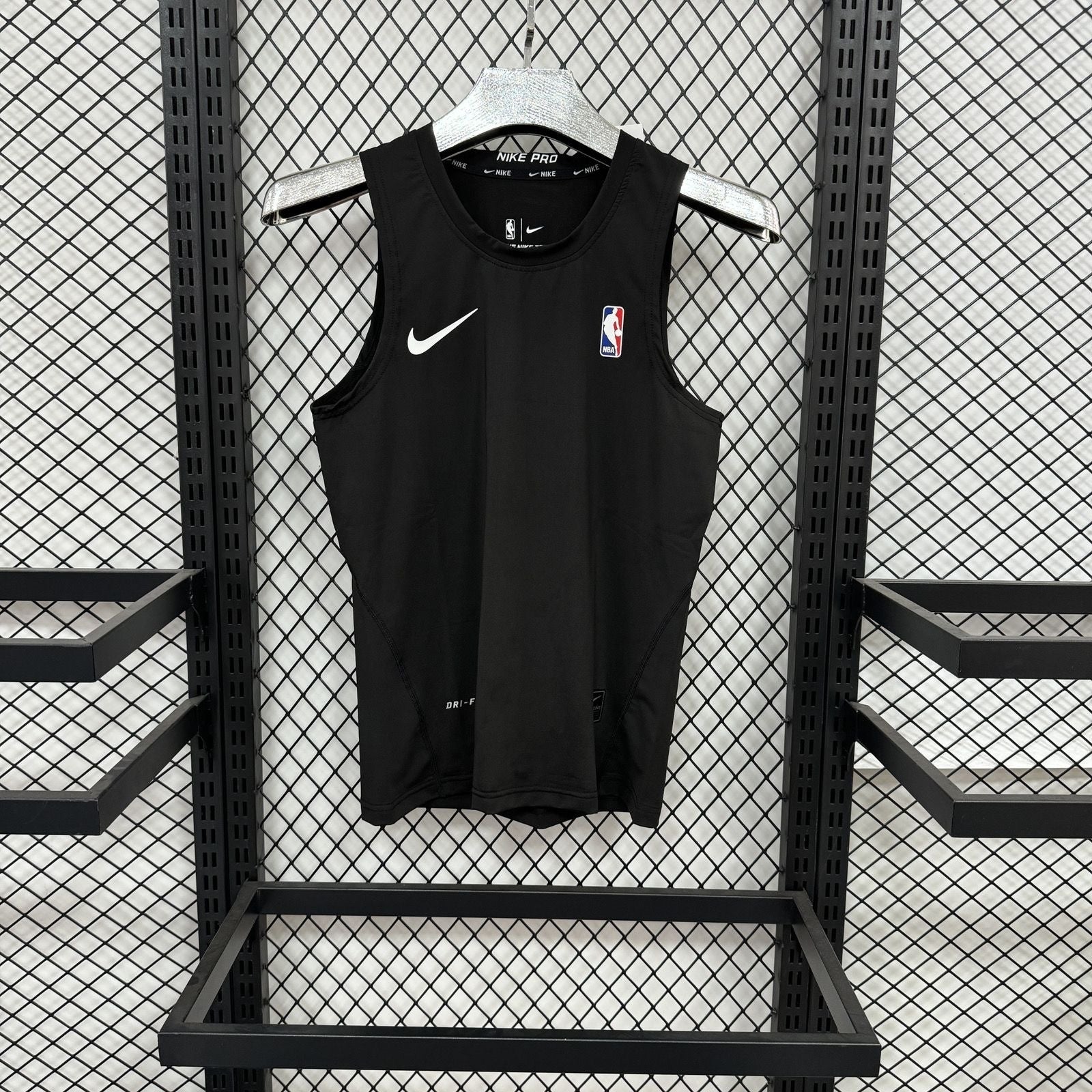 Front view of Warmup Tank Top "Pro" Compression, ideal for pro, by courtkicks.